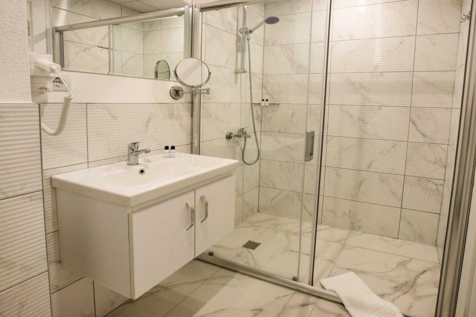 טראבזון First Joy Hotel מראה חיצוני תמונה